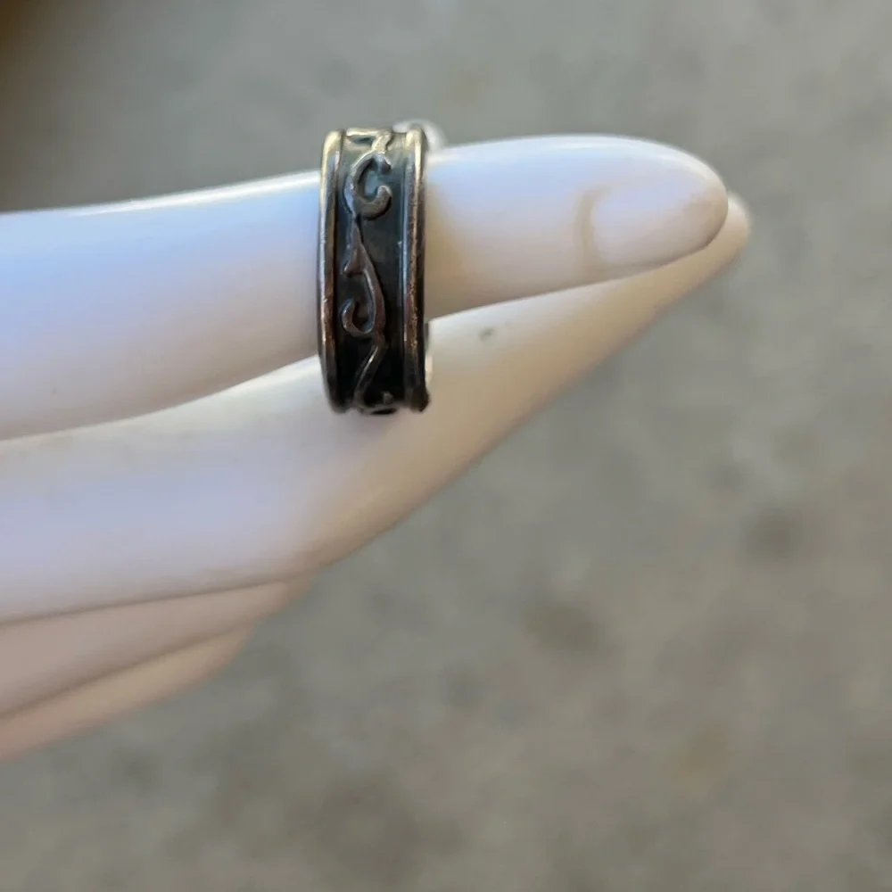 Wave swirl Design Ring Sterling Silver .925 Stamped signed Men’s Sz 9